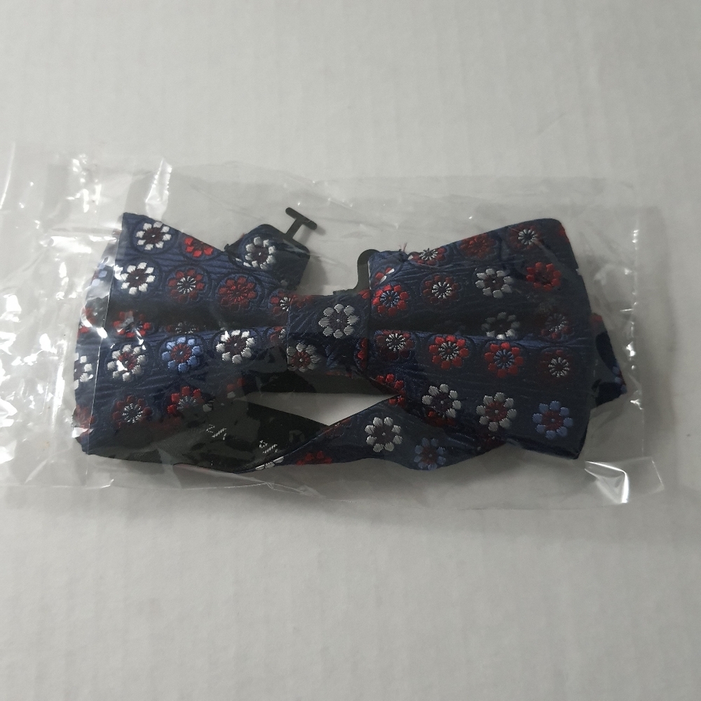 Floral Patterned Silk Bow Tie